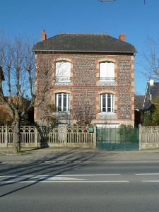 Maisons en pierre, avenue du Maréchal Leclerc
